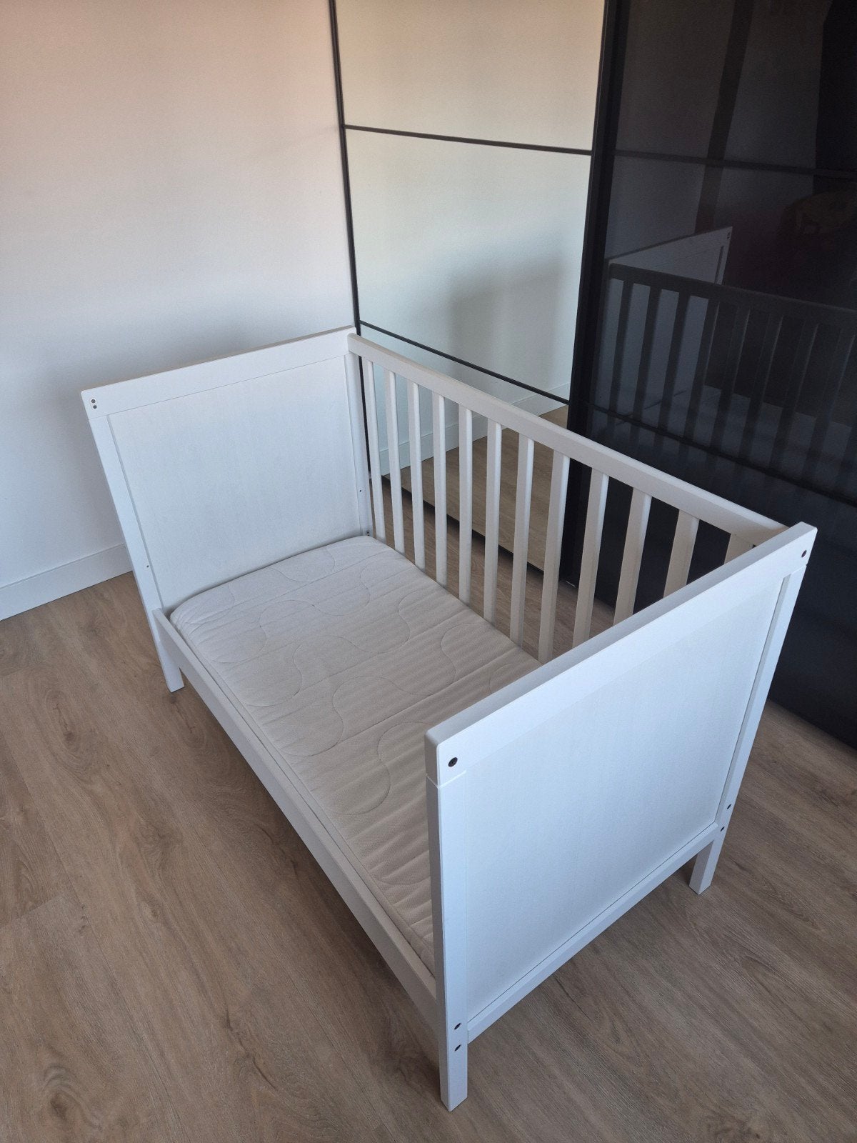 Wit ledikantje met matras en lattenbodem, Gebruikt, Minder dan 140 cm, Minder dan 70 cm, Ophalen
