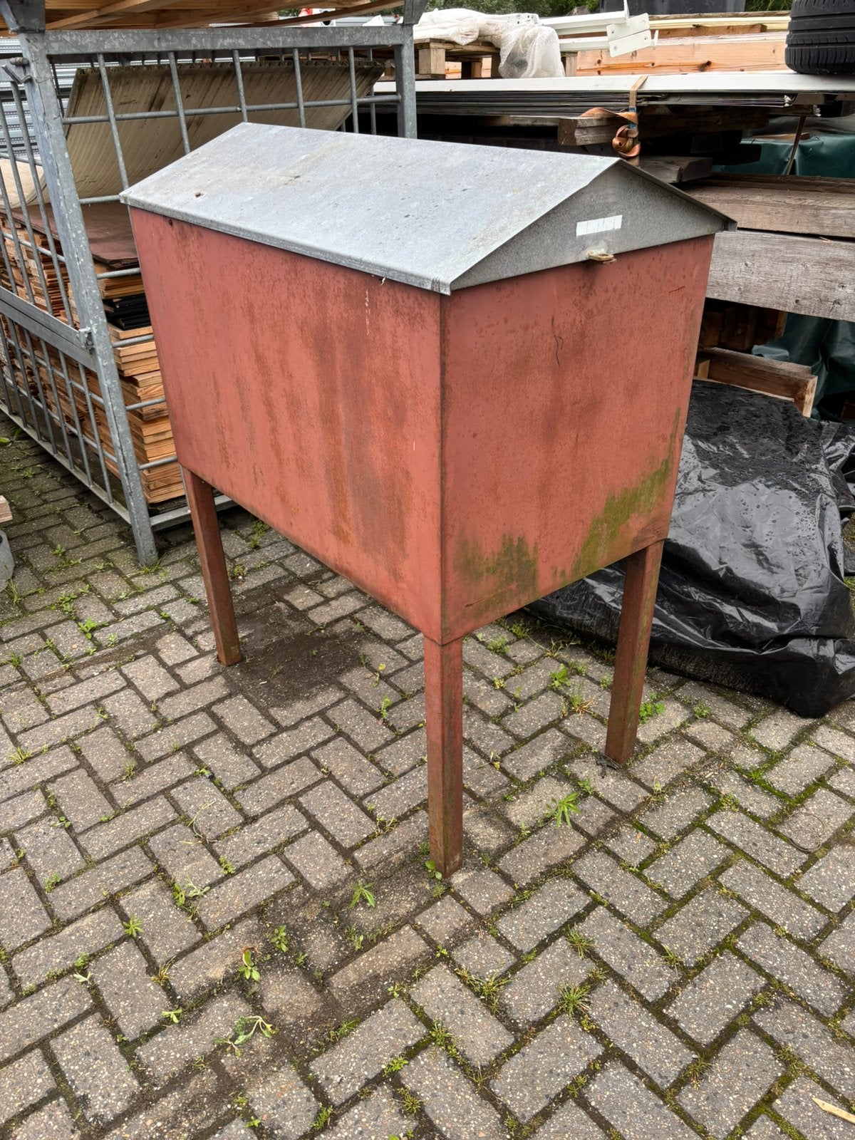 Oliedrum inclusief stalen opslag., Ophalen, Gebruikt, IJzer