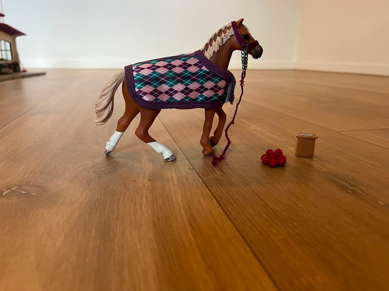 Schleich paard met deken en accessoires, Ophalen of Verzenden, Zo goed als nieuw, Jongen of Meisje