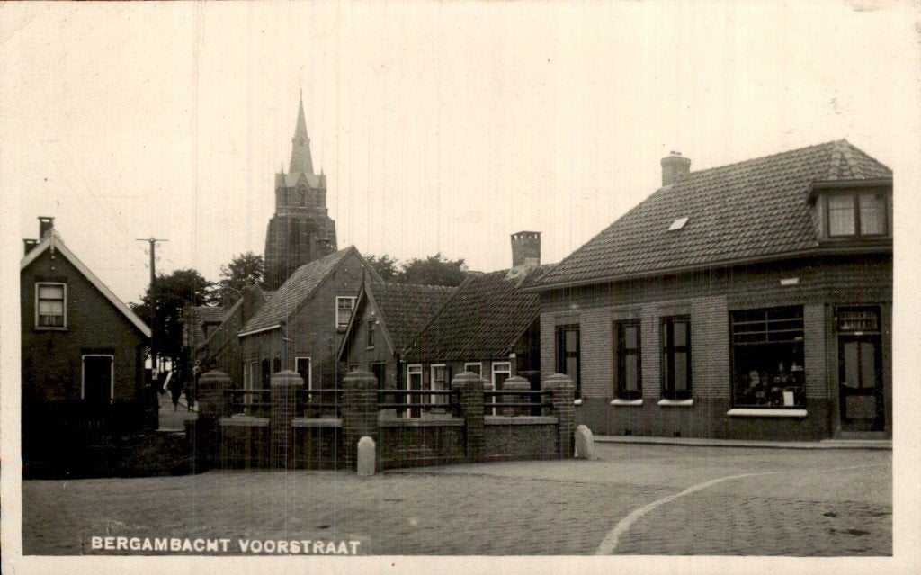 Bergambacht - Voorstraat - Fotokaart Bromografia, Verzamelen, Ansichtkaarten | Nederland, Ophalen of Verzenden, Voor 1920, Gelopen