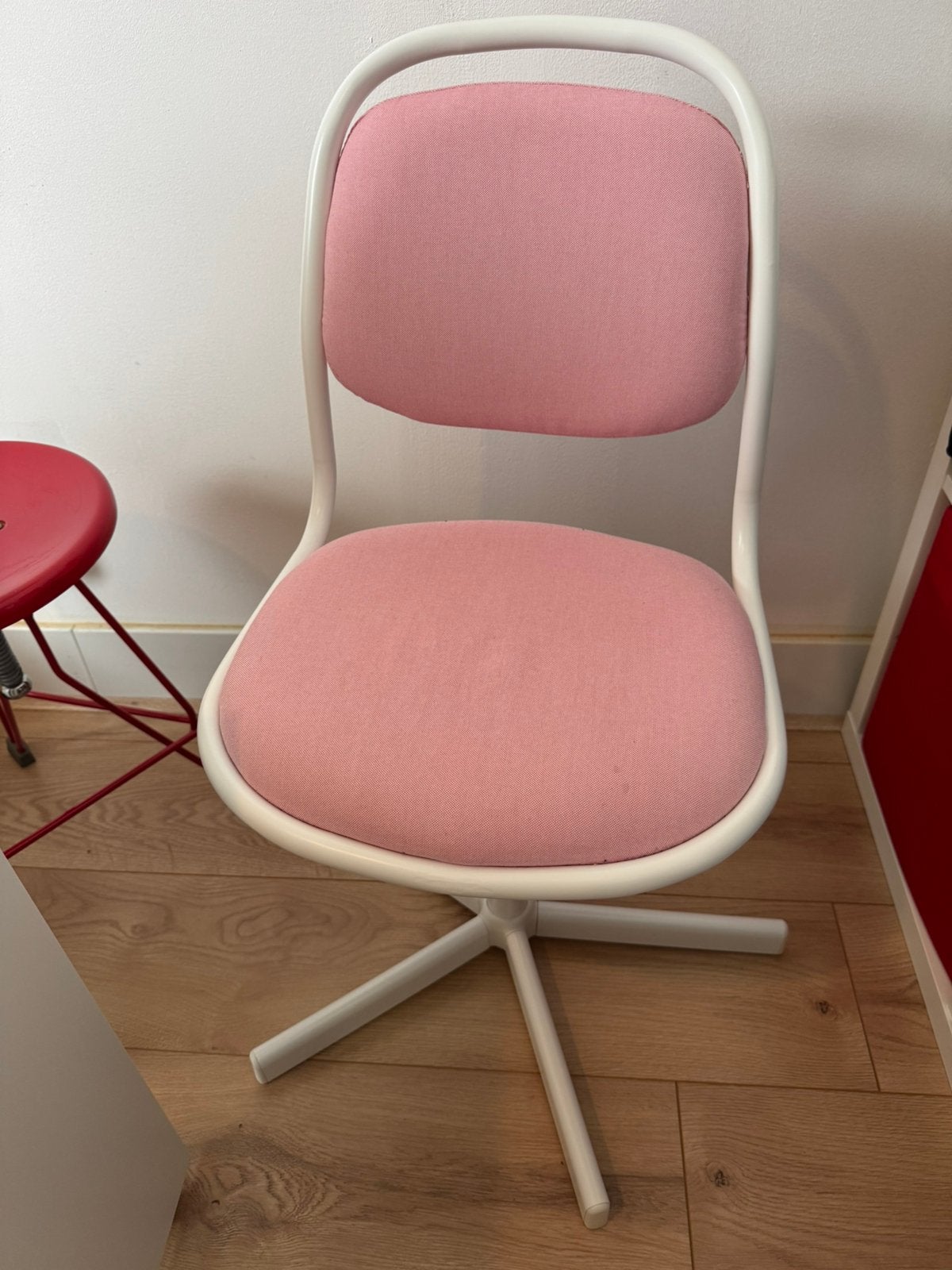 Ikea kinder bureaustoel roze, Ophalen, Zo goed als nieuw, Stoel(en)