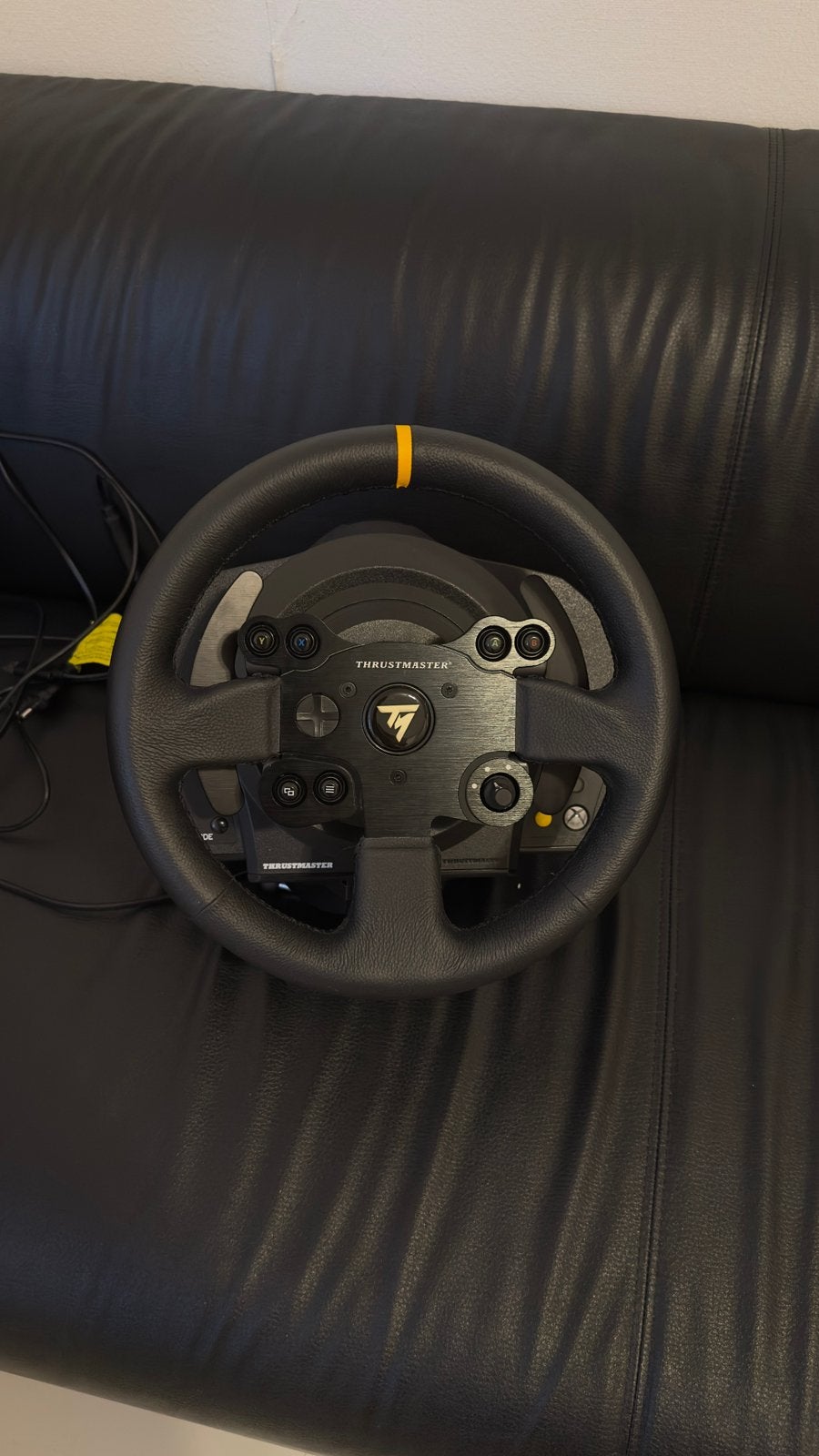 Thrustmaster TX Leather Edition met pedalen, Spelcomputers en Games, Spelcomputers | Xbox | Accessoires, Ophalen, Zo goed als nieuw