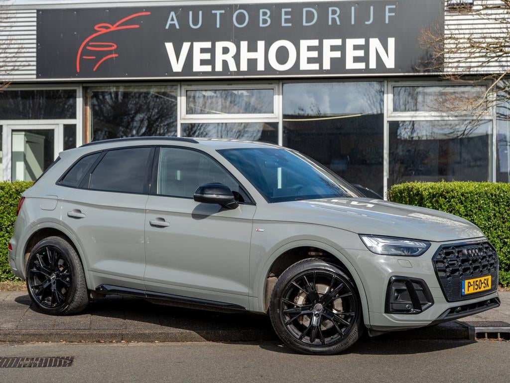 Audi Q5 50 TFSI e S edition - AUTOMAAT - CARPLAY - VIRTUAL C, Gebruikt, 4 cilinders, Leder en Stof, Bedrijf