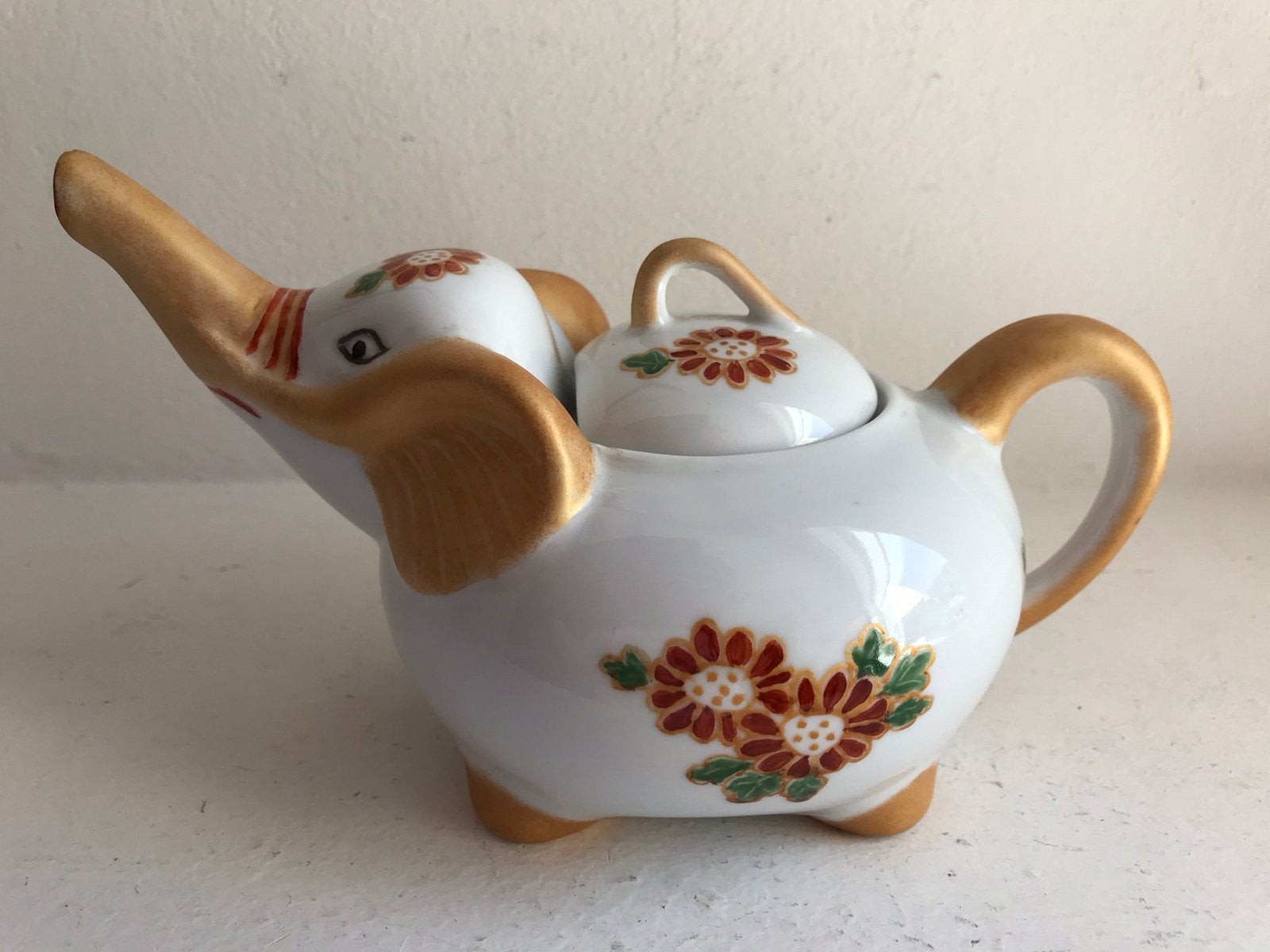 Theepot olifant bloemdecoratie / M.P. Samie Limousine, Antiek en Kunst, Ophalen of Verzenden