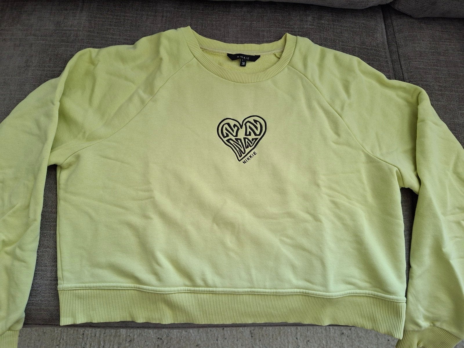 Nikkie Sweater maat 38 Geel, Maat 38/40 (M), Geel, Ophalen of Verzenden, Zo goed als nieuw