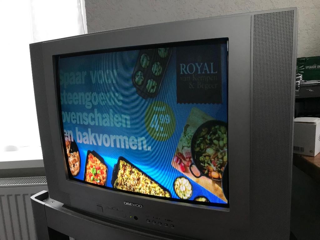 Te koop Daewoo kleuren televisie, Ophalen, 50 Hz, Daewoo, Zo goed als nieuw