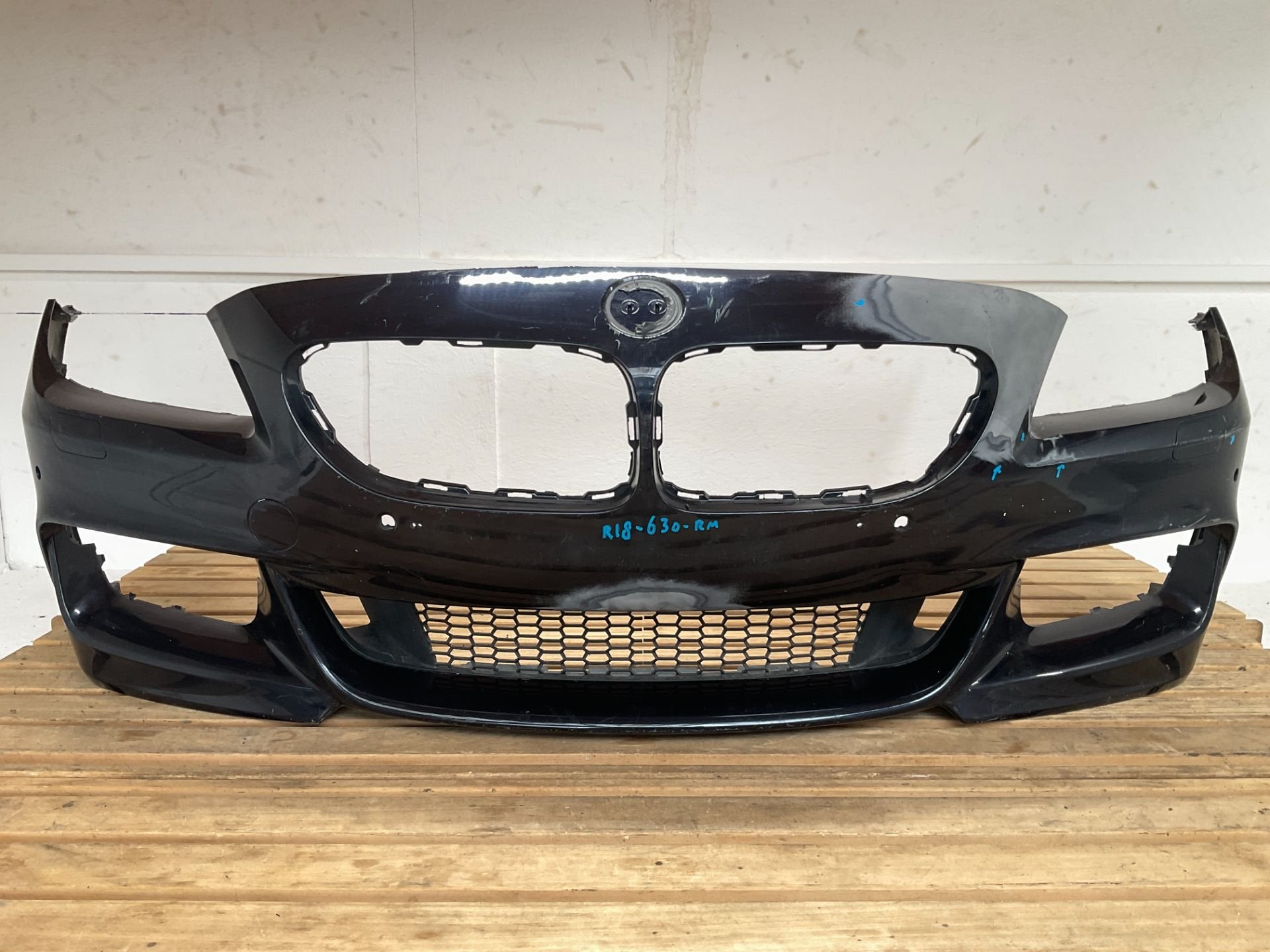 Bumper BMW 6 Serie F06 F12 F13 M-Sport MPakket M-Pakket 5111, Petuelring 130
80788  Munich, DE, Gebruikt, Info@bmw.de, Ophalen of Verzenden
