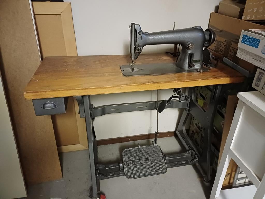 Vintage Pfaff Nederland NV Naaimachine met Tafel, Ophalen of Verzenden