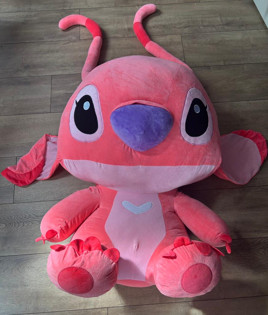 Grote ’Angel’ (stitch) knuffel 85cm -knalroze, Kinderen en Baby's, Speelgoed | Knuffels en Pluche, Ophalen, Zo goed als nieuw