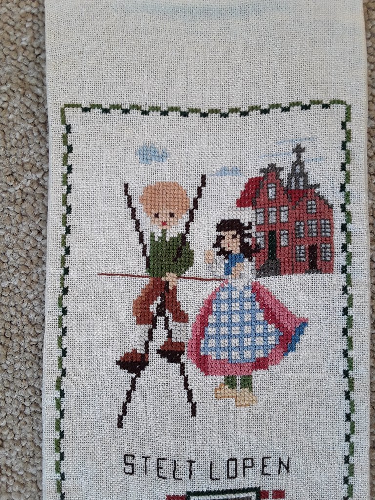 Schellekoord kinderspelen geborduurd met beslag, Ophalen of Verzenden, Zo goed als nieuw, Handborduren, Overige typen