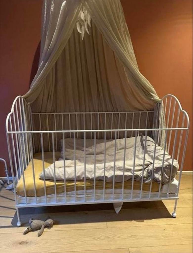 Gratis ijzeren ledikant 130x65, Kinderen en Baby's, Kinderkamer | Bedden, Ophalen, Gebruikt, 70 tot 85 cm, Lattenbodem