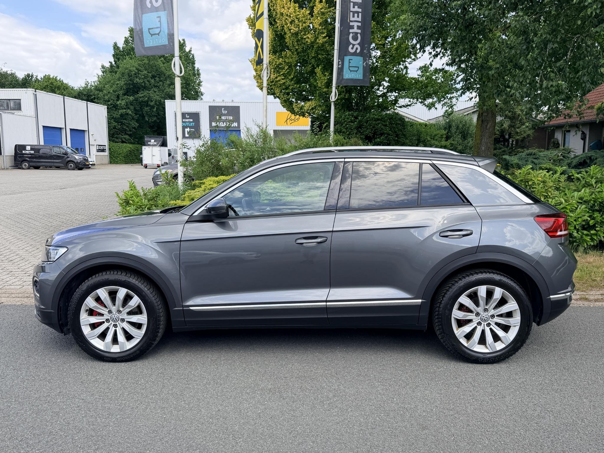 Volkswagen T-Roc 2.0 TSI DSG 190PK 4Motion•ACC•Trekhaak, Auto's, Volkswagen, Automaat, Gebruikt, 1984 cc, Bedrijf