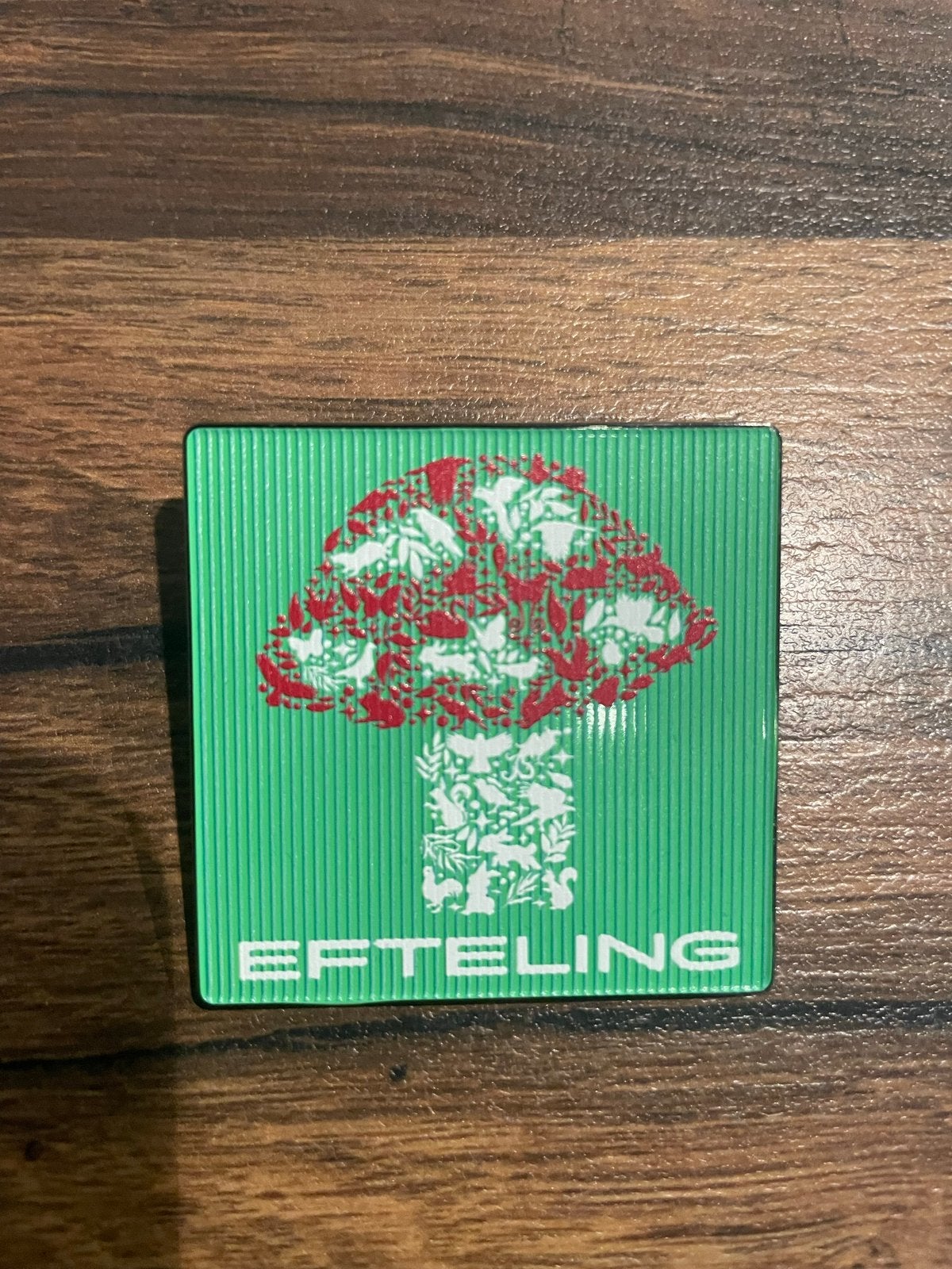 Efteling paddenstoel button/speldje, Ophalen of Verzenden, Zo goed als nieuw, Button of Speldje