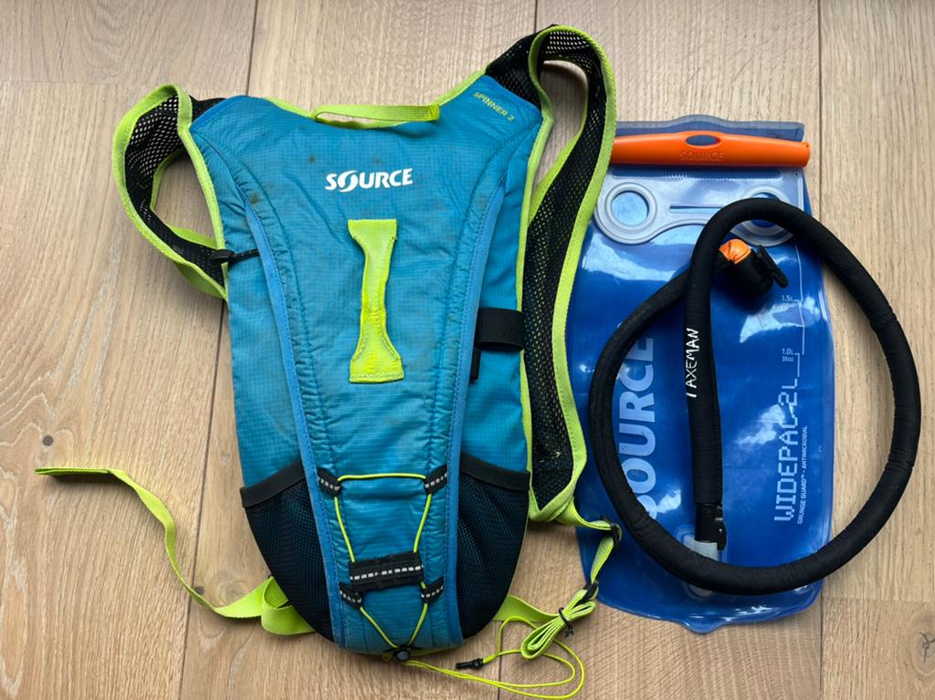 Source hardloop rugzak met 2L camelbag, Overige merken, Overige typen, Ophalen of Verzenden, Zo goed als nieuw