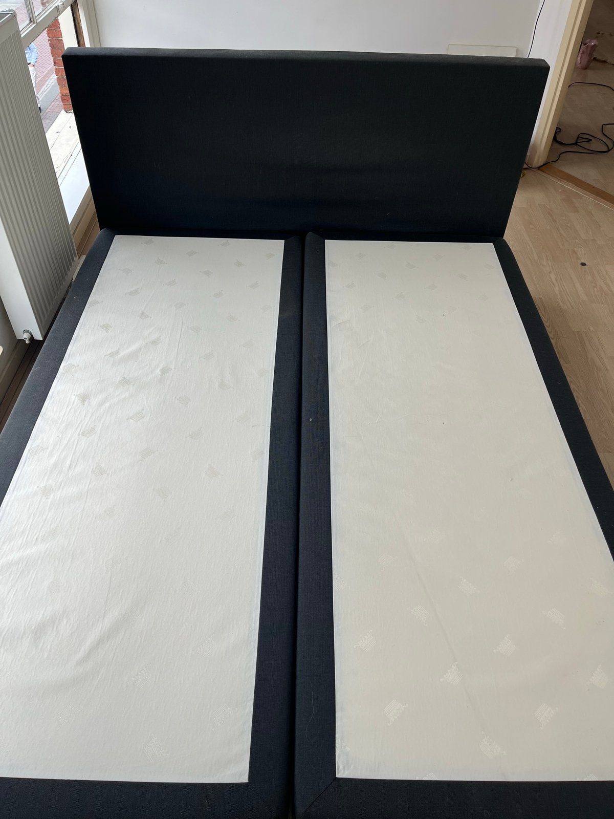 Boxspring 160x200 met hoofdbord - Zo goed als nieuw, Ophalen, Zwart, Tweepersoons, Zo goed als nieuw