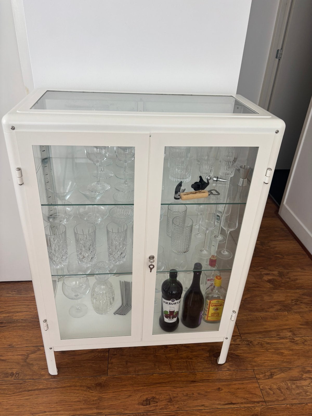 Witte glazen kast ikea, Huis en Inrichting, Ophalen, Gebruikt, 100 tot 150 cm, 50 tot 100 cm