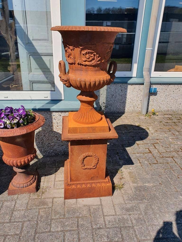 gietijzeren tuinvazen bloempotten bloembakken, Minder dan 30 cm, Rond, Ophalen of Verzenden, Zo goed als nieuw