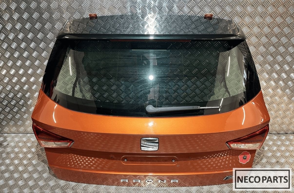 SEAT ARONA ACHTERKLEP LW2Y ORIGINEEL ALLES LEVERBAAR!!!, Gebruikt, -, Ophalen of Verzenden, Achter