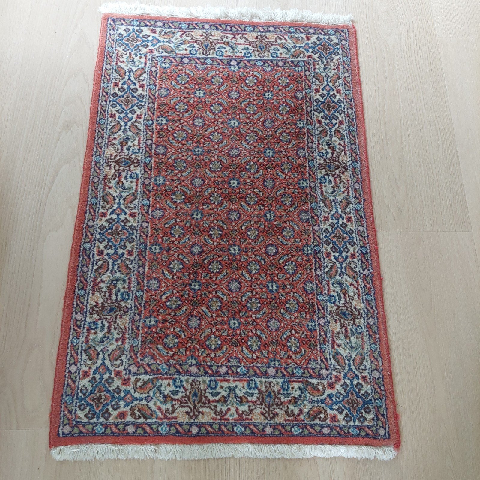 Perzisch Tapijt rood blauw,  vintage, in goede staat., Huis en Inrichting, Stoffering | Tapijten en Kleden, Ophalen of Verzenden