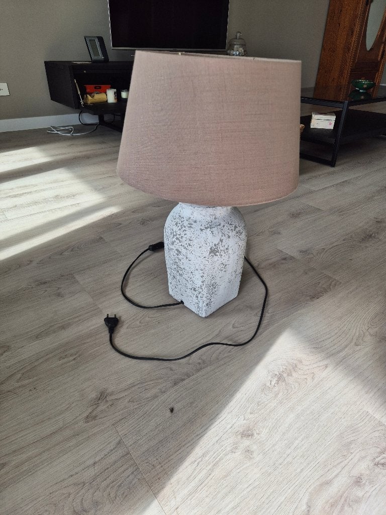 Landelijke schemerlamp met stoffen kap, Overige stijlen, E27 (groot), Zo goed als nieuw, LED verlichting