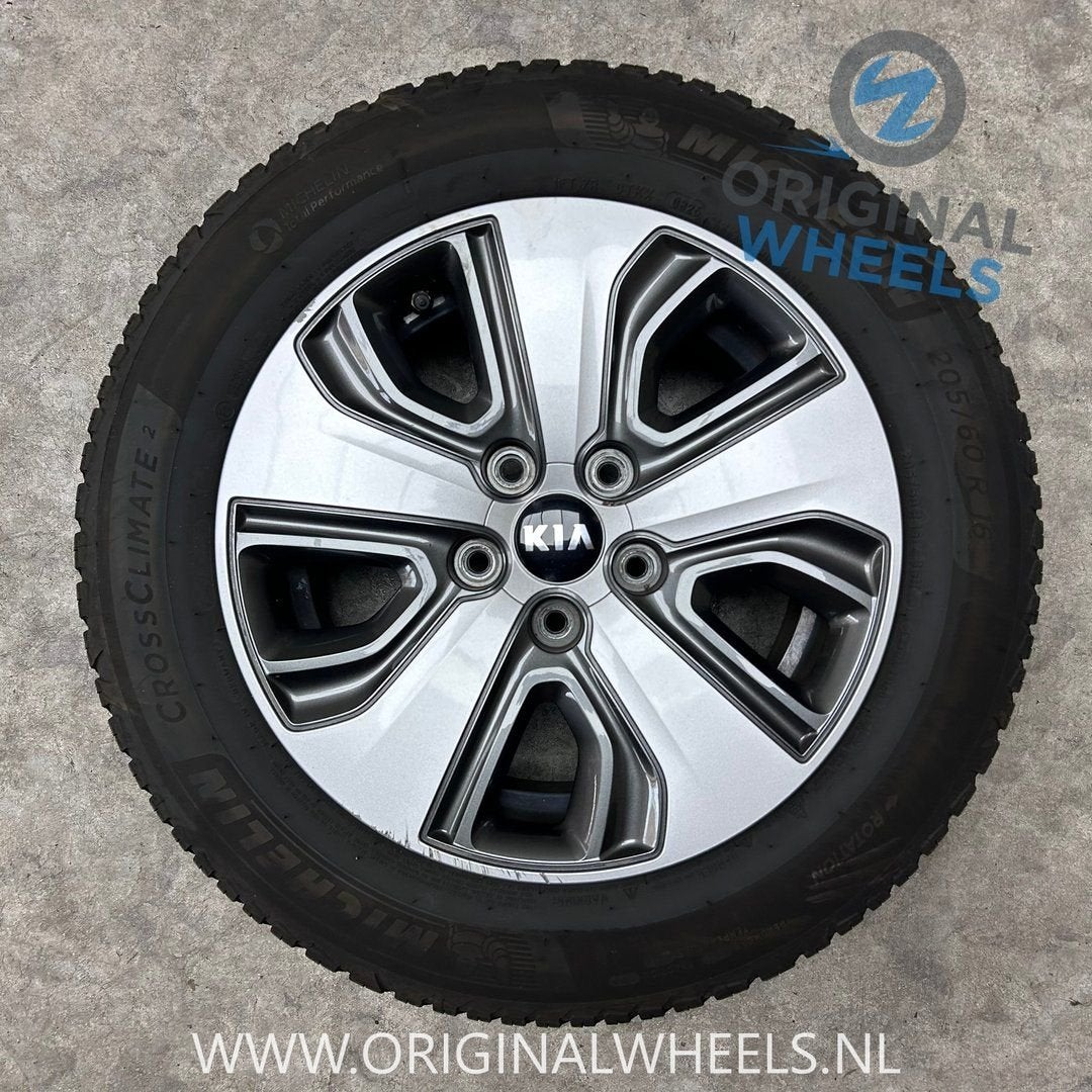 16 inch originele velgen + all season banden Kia E NIRO, Gebruikt, -, Banden en Velgen, All Season