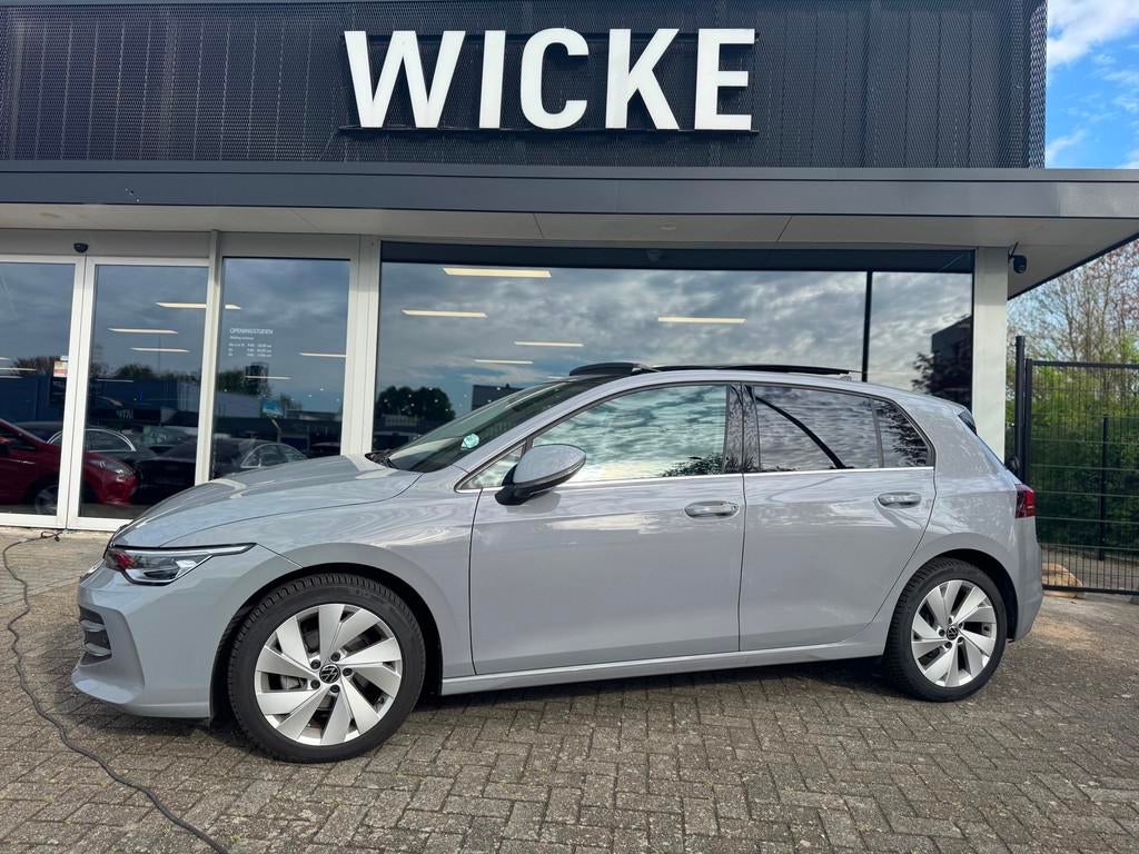 Volkswagen GOLF 1.5 eTSI DSG Panorama Camera facelift HUD Me, 150 pk, Alcantara, Bedrijf, 1276 kg