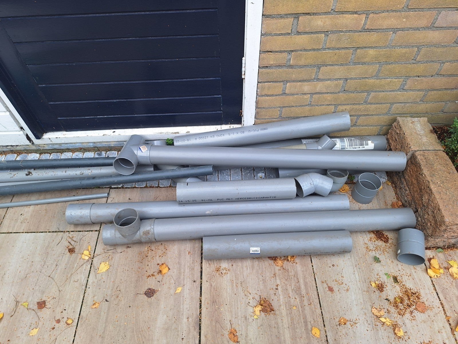 Gratis lijngoot tuingoot, regenpijpen en div., Doe-het-zelf en Verbouw, Ophalen, Pvc, Overige typen, Minder dan 2 meter
