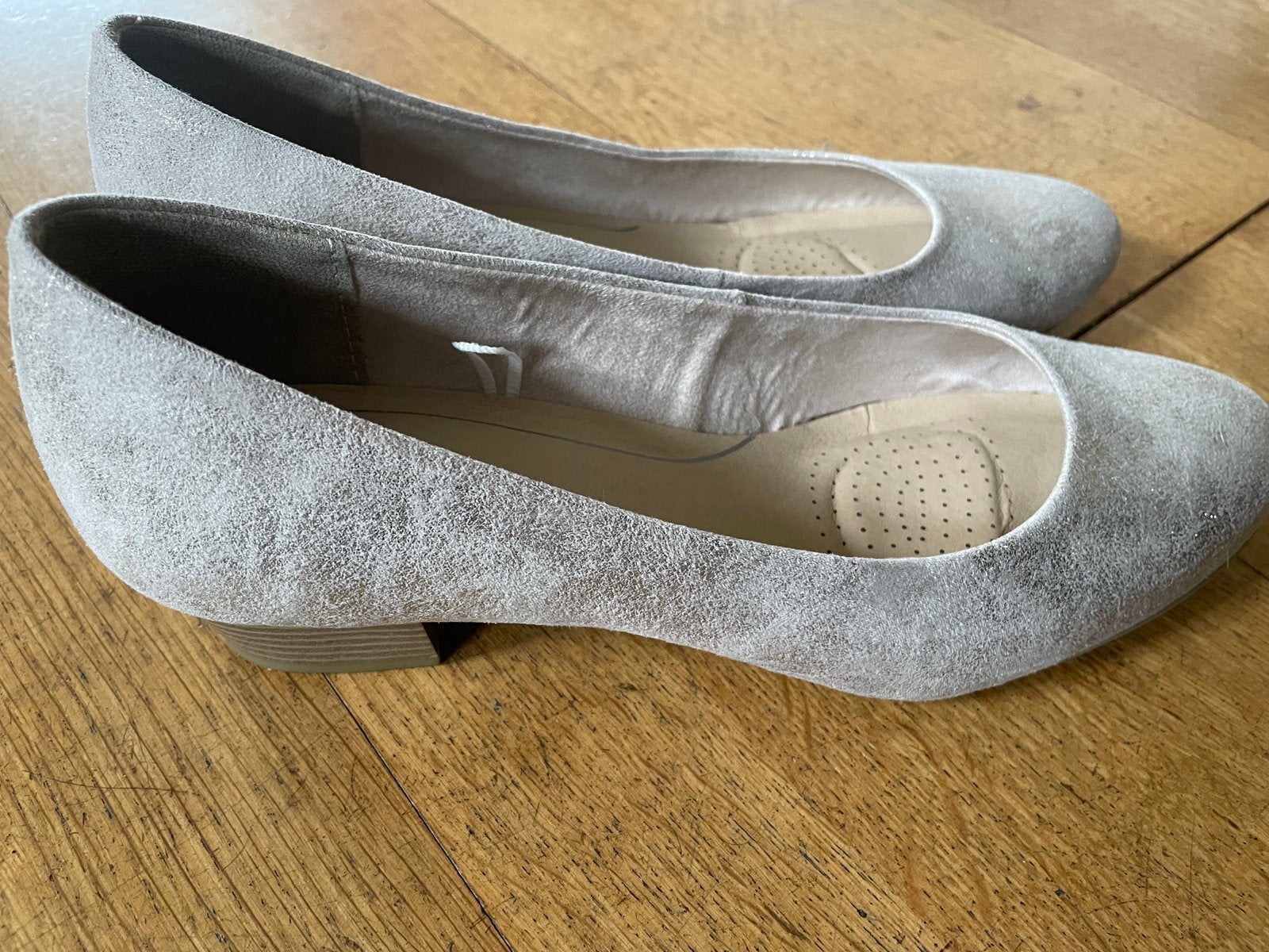 Marco Tozzi goud/beige instappers maat 39, als nieuw!, Ophalen of Verzenden, Zo goed als nieuw, Beige, Ballerina's