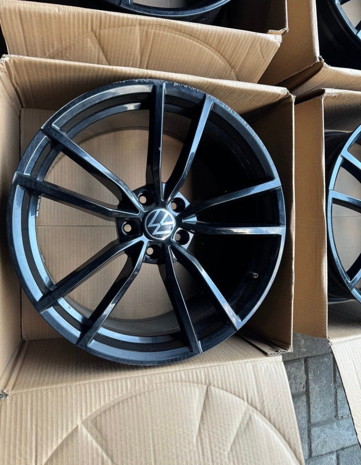 19 inch VW Golf Pretoria velgen met dynamische naafdoppen, Auto-onderdelen, Ophalen, Gebruikt, 19 inch, Velg(en)