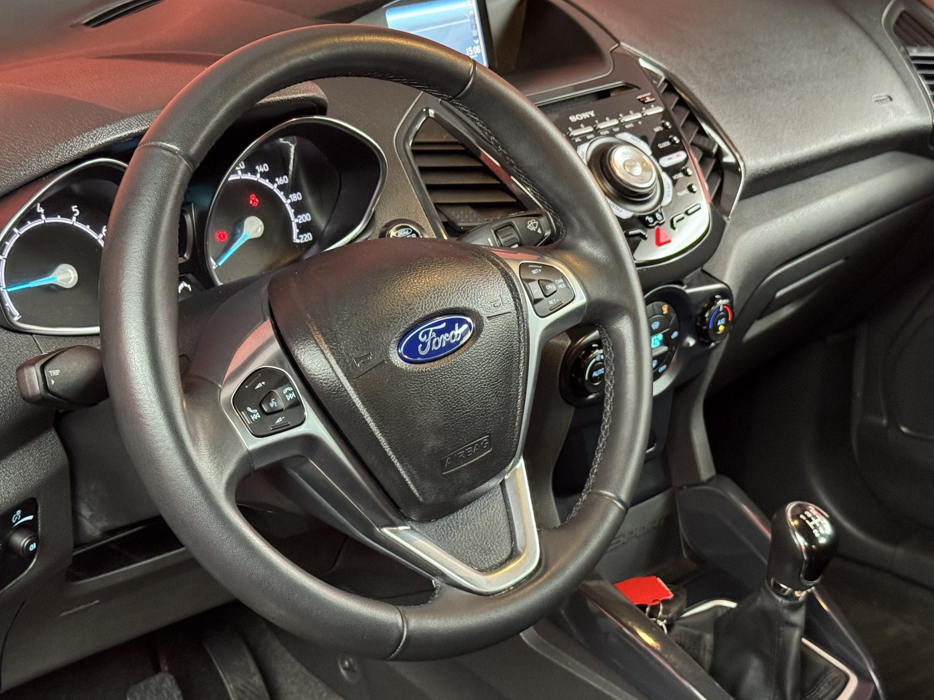 Ford EcoSport 1.0 EcoBoost Titanium | Camera | Stoelverwarmi, Auto's, Voorwielaandrijving, Gebruikt, Ecosport, Leder en Stof
