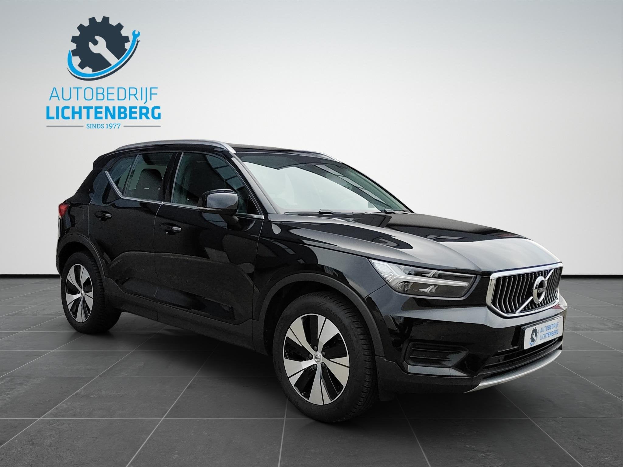 Volvo XC40 1.5 T4 Recharge Inscription Plug-in / Trekhaak /, Auto's, Volvo, Gebruikt, Euro 6, 1712 kg, Zwart