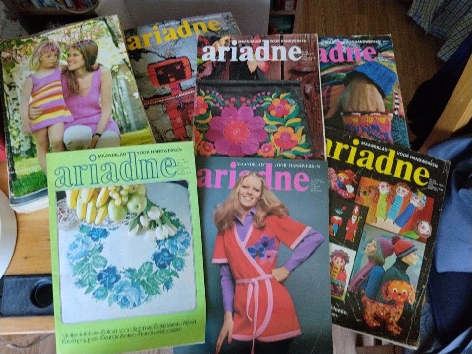 Ariadne Maandblad voor Handwerken 1972 & 1973 + cassette, Ophalen of Verzenden, Gelezen, Overige typen