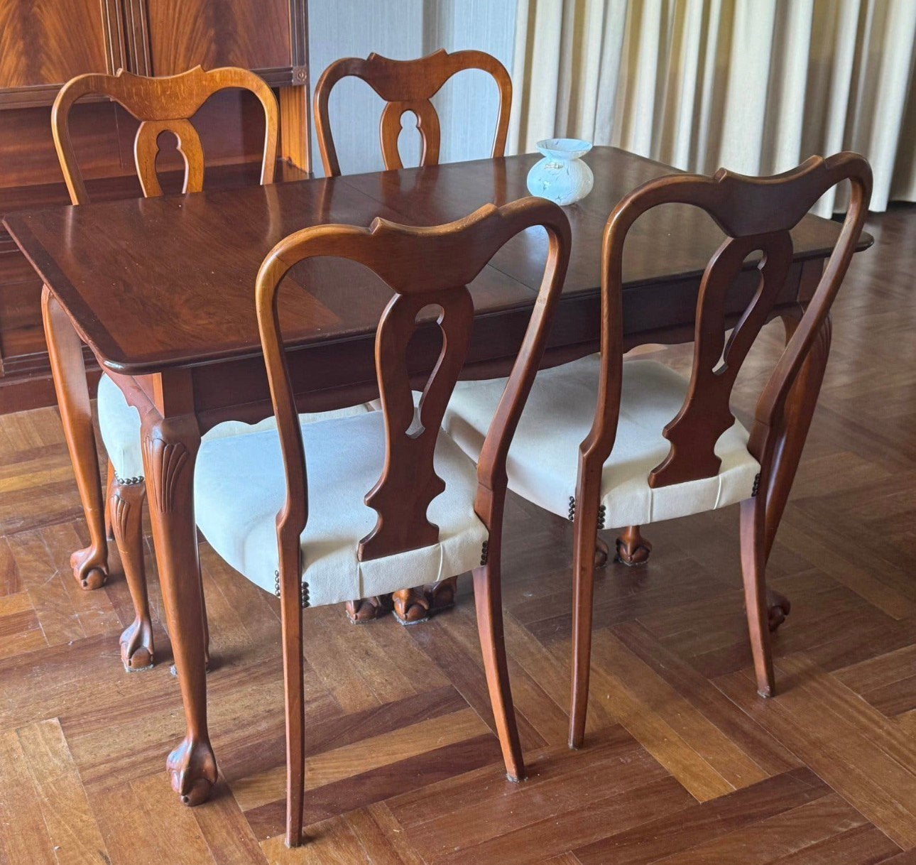 Klassieke massief houten eettafel met 4 stoelen, Antiek en Kunst, Ophalen