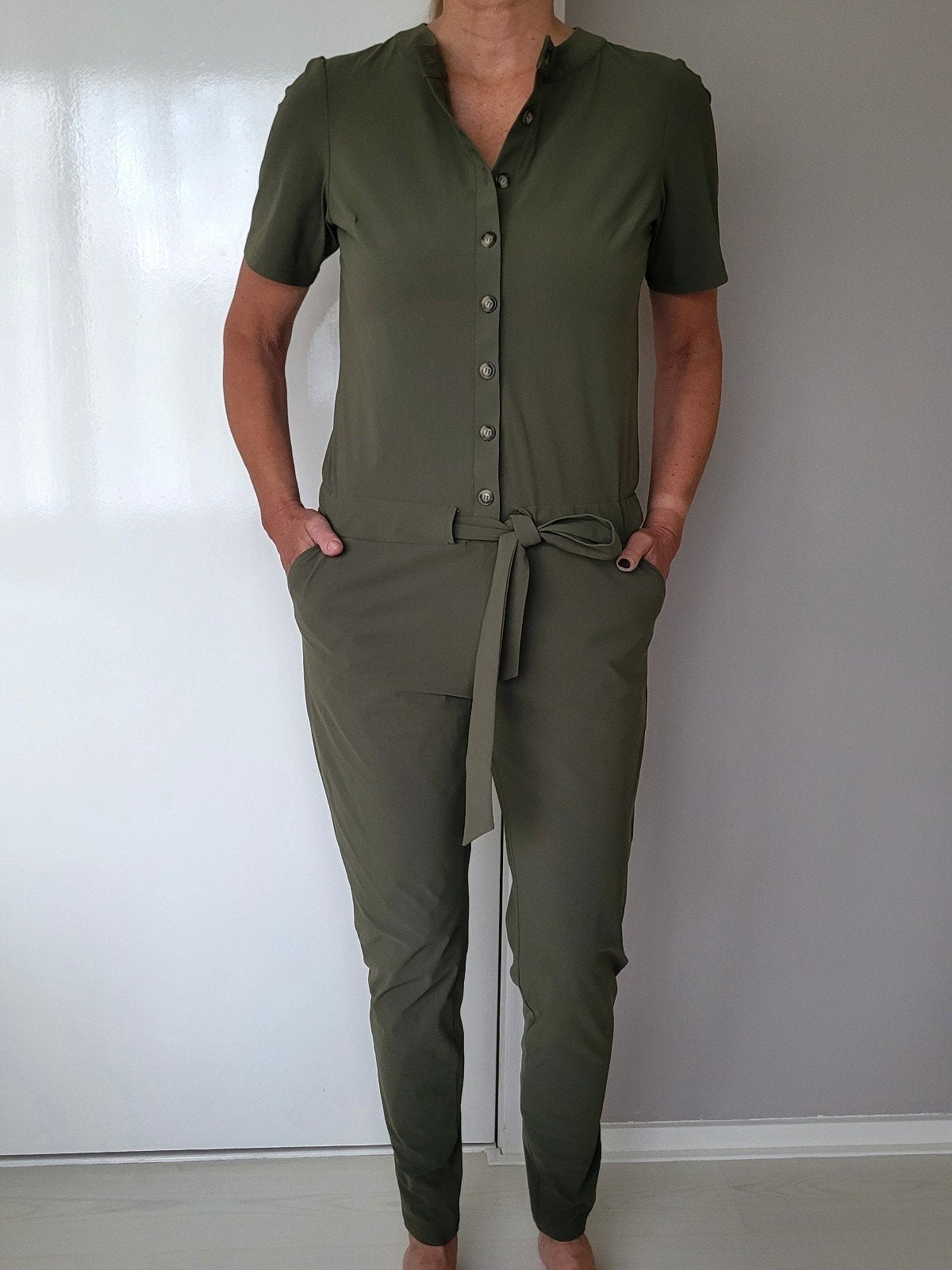 Studio Anneloes jumpsuit M Army/Donkergroen Travel broekpak, Kleding | Dames, Jumpsuits, Maat 38/40 (M), Studio Anneloes, Verzenden