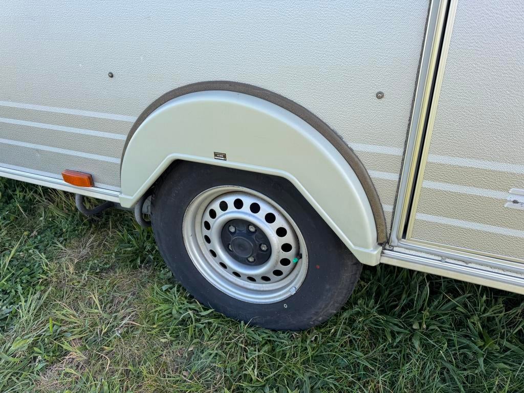 Gezocht: kip HYB caravan spatbord 1998, Caravans en Kamperen, Ophalen