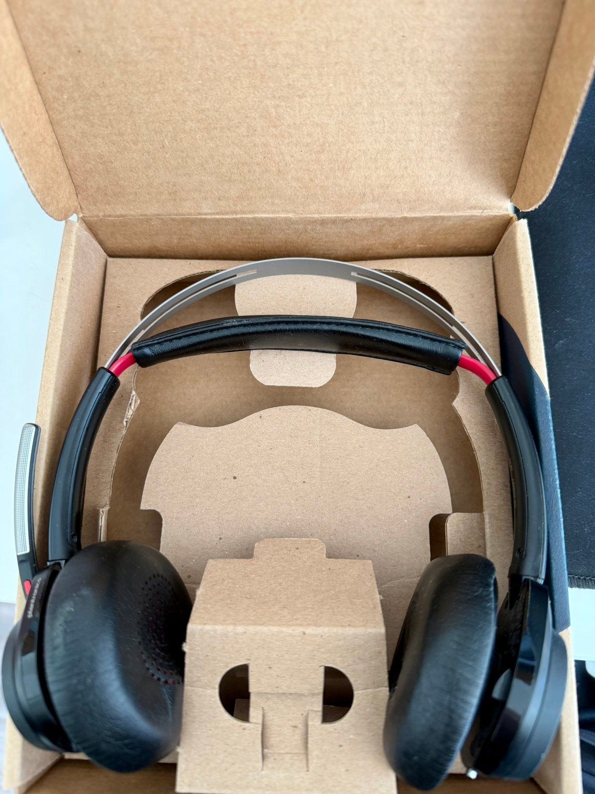 Plantronics Poly Voyager Focus B825-M UC bluetooth headset, Computers en Software, Headsets, On-ear, Ophalen of Verzenden, Zo goed als nieuw