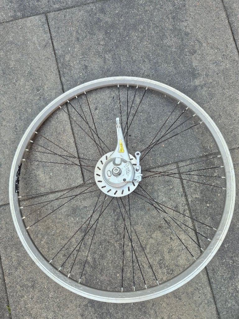 Voorwiel 28 inch met naafdynamo en rollerbrake, Fietsen en Brommers, Ophalen of Verzenden, Elektrische fiets, Wiel, Aluminium