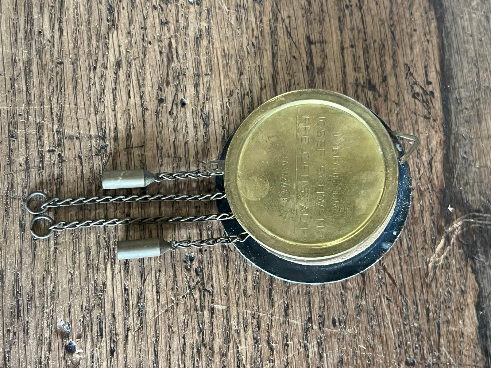 OUD  MINIATUUR WANDKLOKJE GEËMAILLEERD, Ophalen