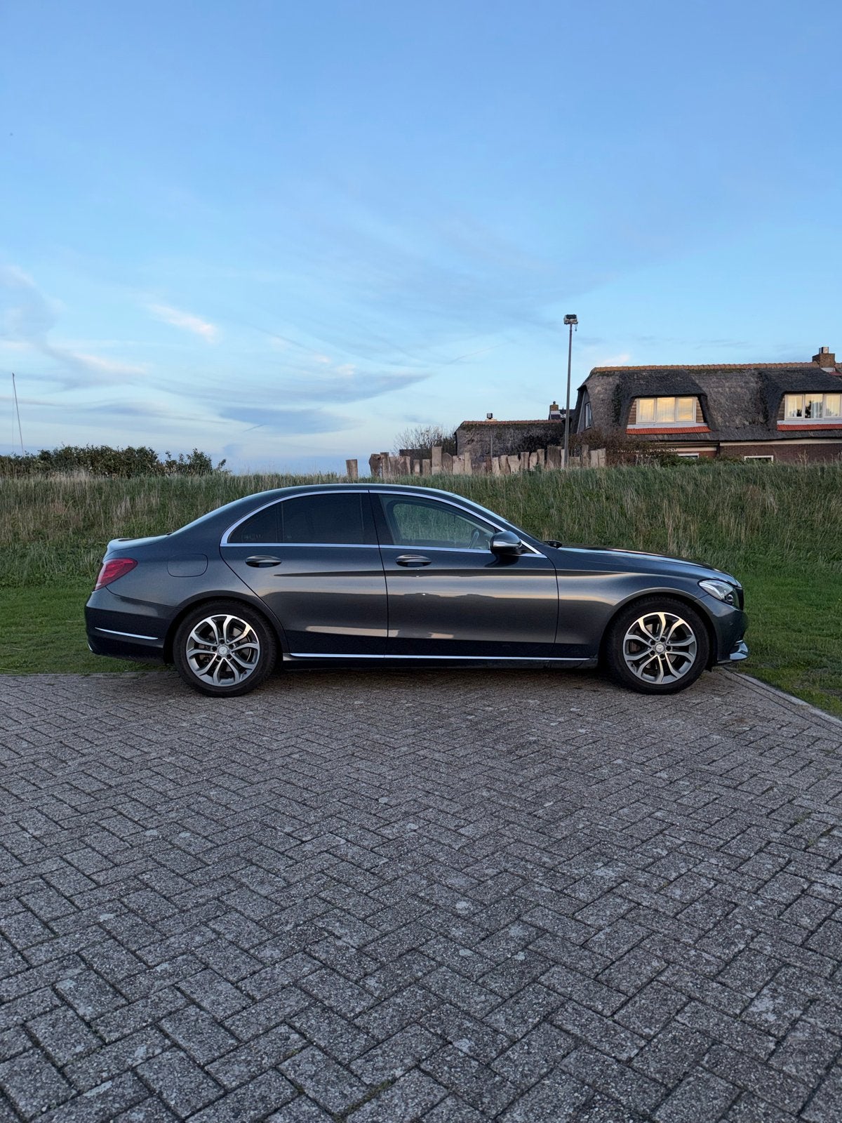Mercedes-Benz C-Klasse C200 2.0 135KW Aut7 2014 Grijs, Auto's, 1800 kg, 4 cilinders, 1365 kg, 75 €/maand