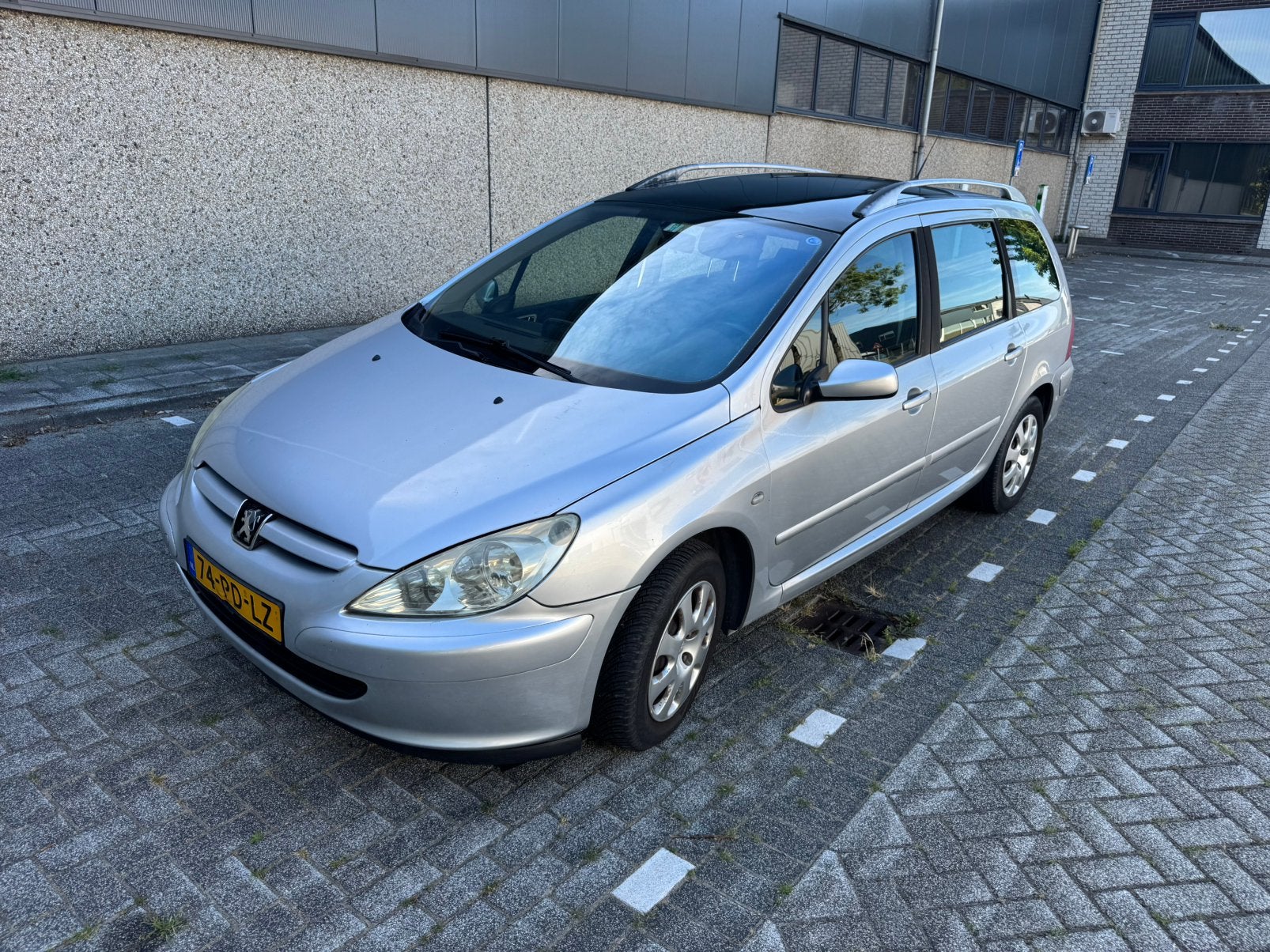 Peugeot 307 1.6 16V SW 2004 Grijs, Zwart, 4 cilinders, 1299 kg, Origineel Nederlands