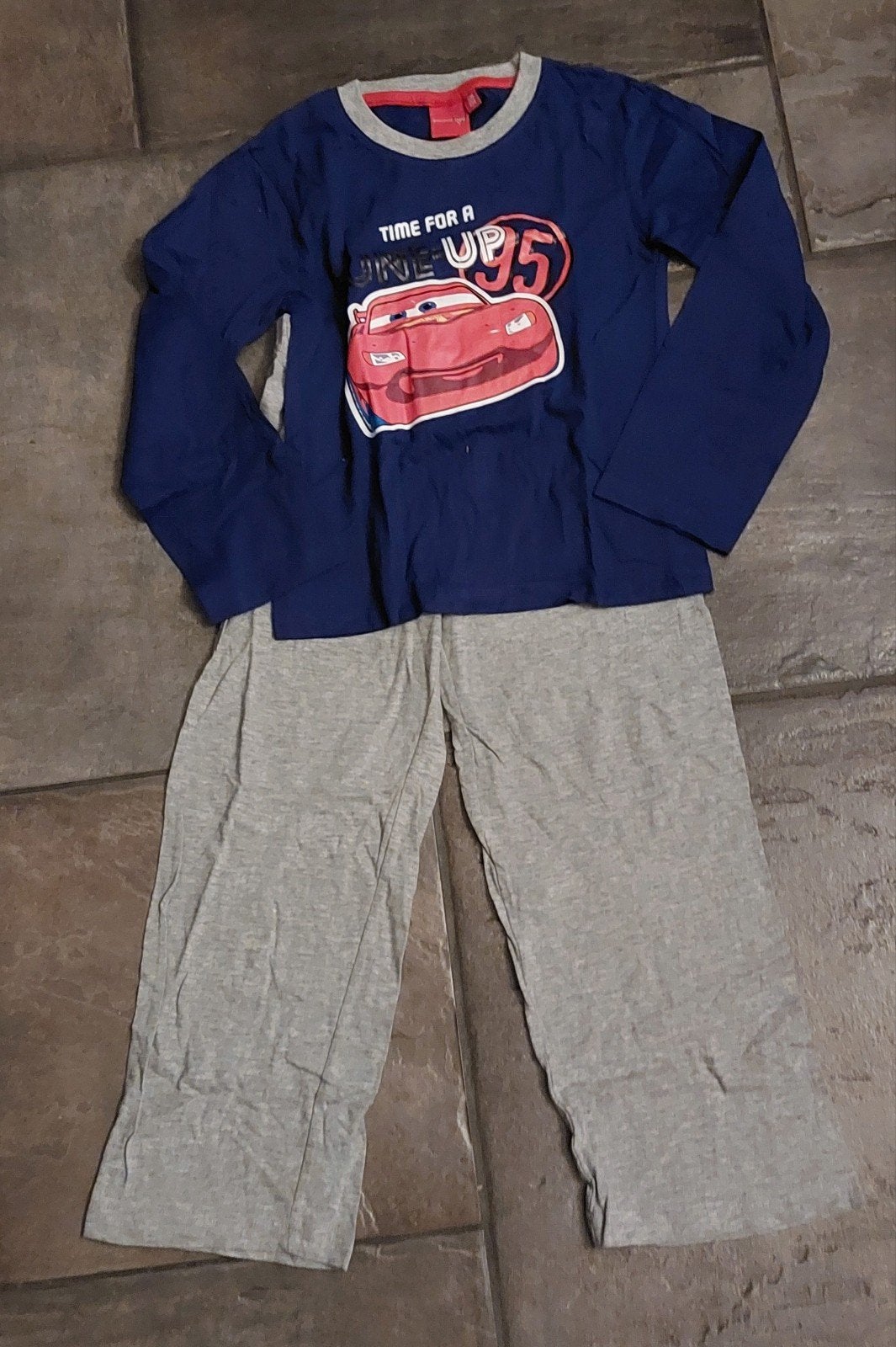 cars pyjama zgan maat 128 134, Ophalen of Verzenden, Zo goed als nieuw, Jongen of Meisje, Nacht- of Onderkleding