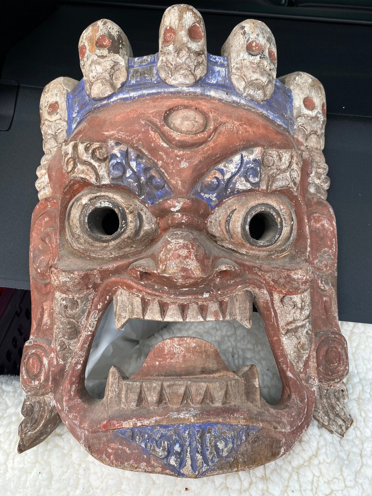 Houten masker, kroon van schedels , Nepal, Ophalen