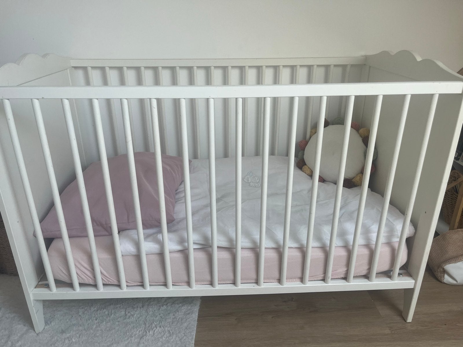 IKEA baby ledikant met matras en beddengoed, Kinderen en Baby's, Babywiegjes en Ledikanten, Ophalen of Verzenden, Gebruikt, Ledikant