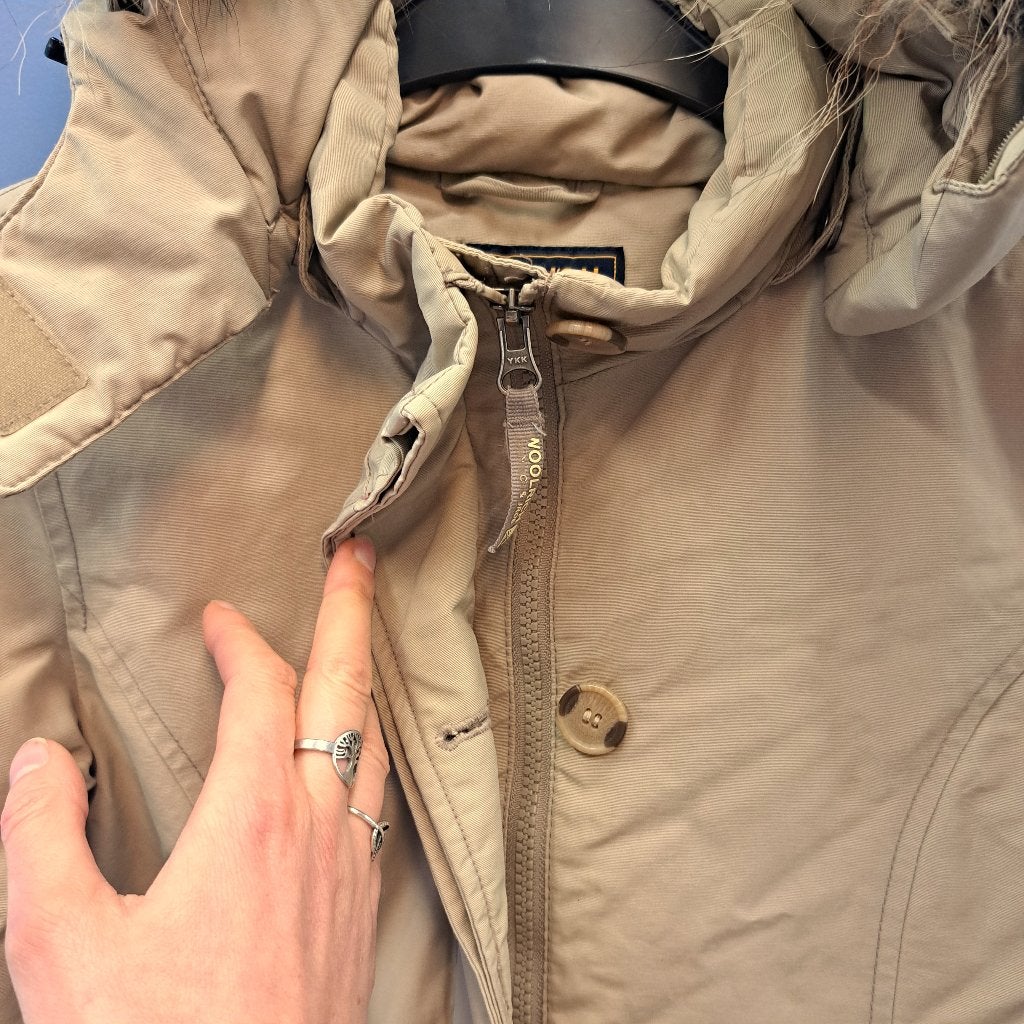Woolrich luxe winterjas zand beige met capuchon mt 140 49899, Meisje, ., Ophalen of Verzenden, Zo goed als nieuw