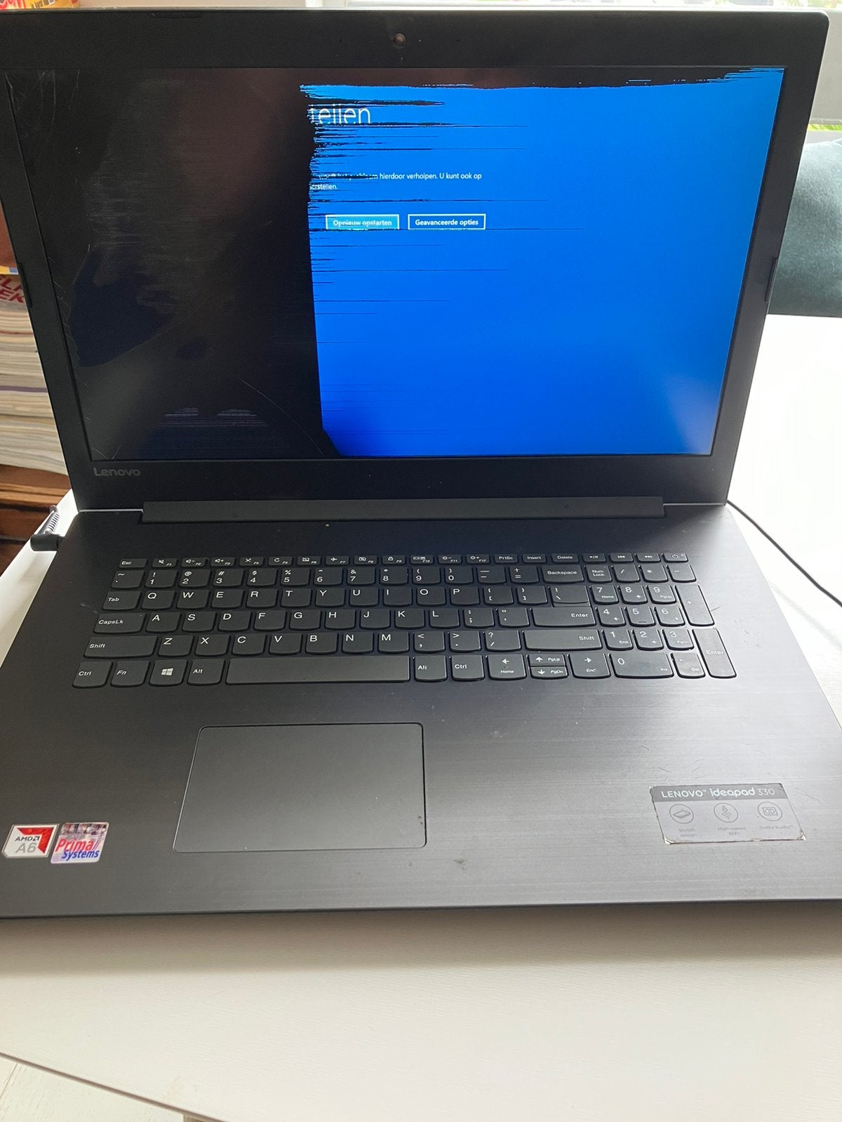 Oude laptop Lenovo met gebarsten beeldscherm, Ophalen of Verzenden, Zo goed als nieuw, 15 inch, 2 tot 3 Ghz