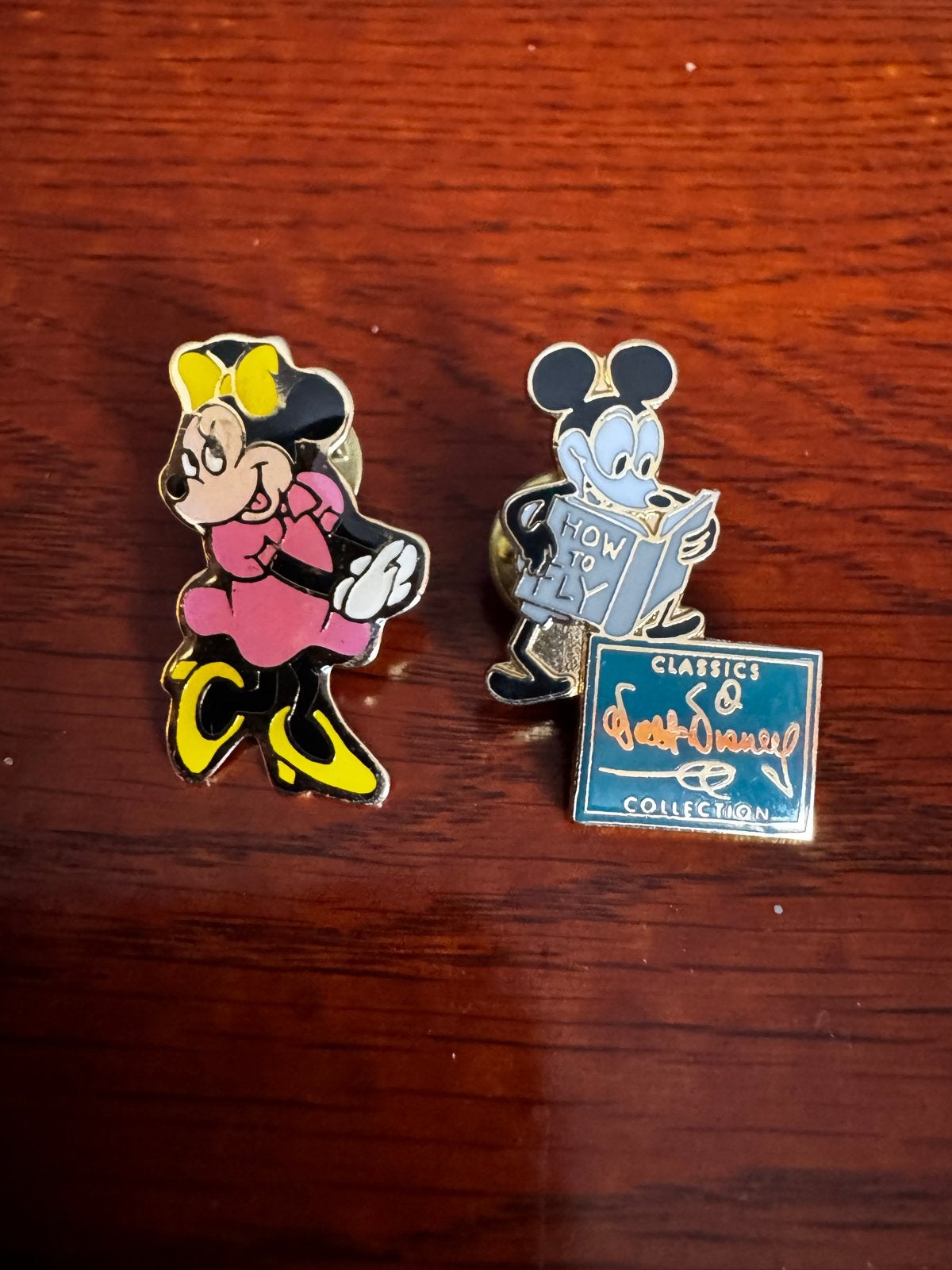 Disney pins: Mickey Mouse en Minnie Mouse, Ophalen of Verzenden, Mickey Mouse, Zo goed als nieuw, Overige typen