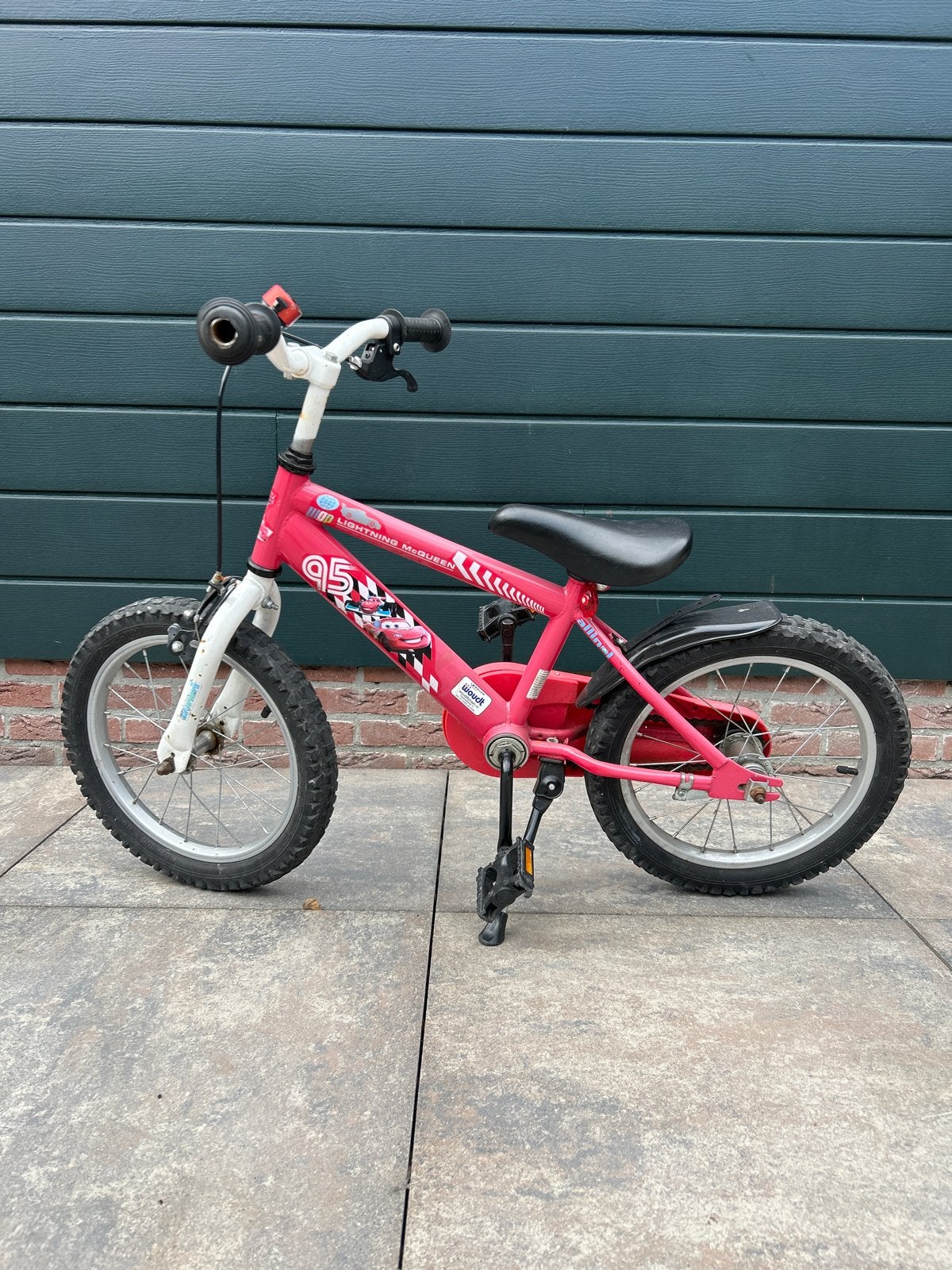 Rode kinderfiets met Cars Lightning McQueen thema