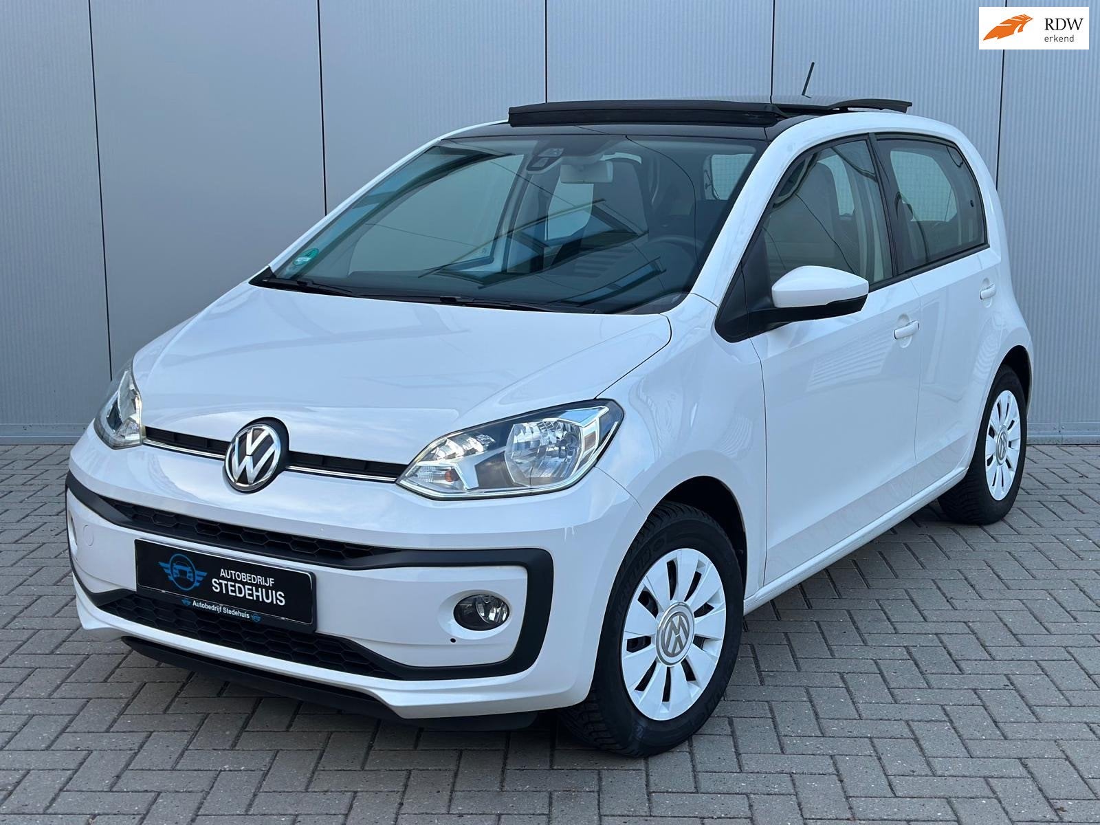 Volkswagen Up! 1.0 BMT high up! Panoramadak | Led | Nw APK, Voorwielaandrijving, Stof, Gebruikt, Up!