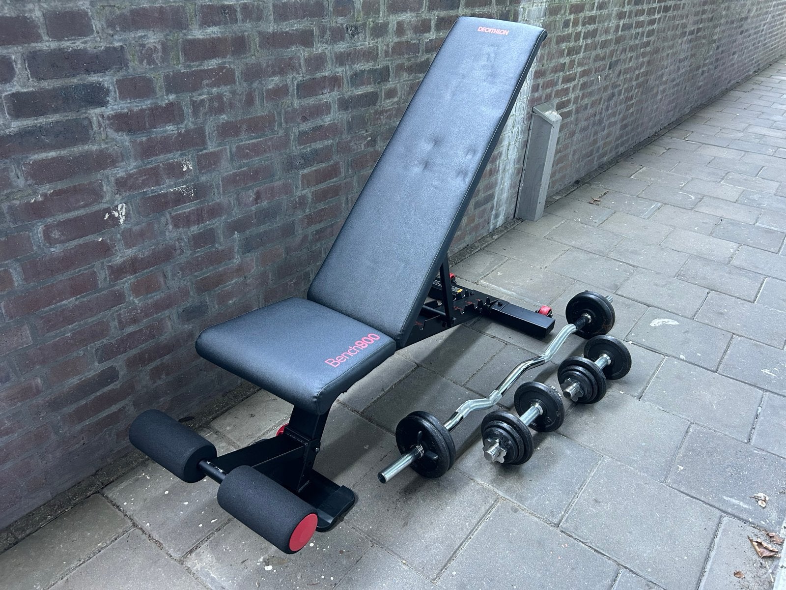 Fitnessbank met halterstang, dumbells en gewichten, Ophalen, Krachtstation, Armen, Zo goed als nieuw