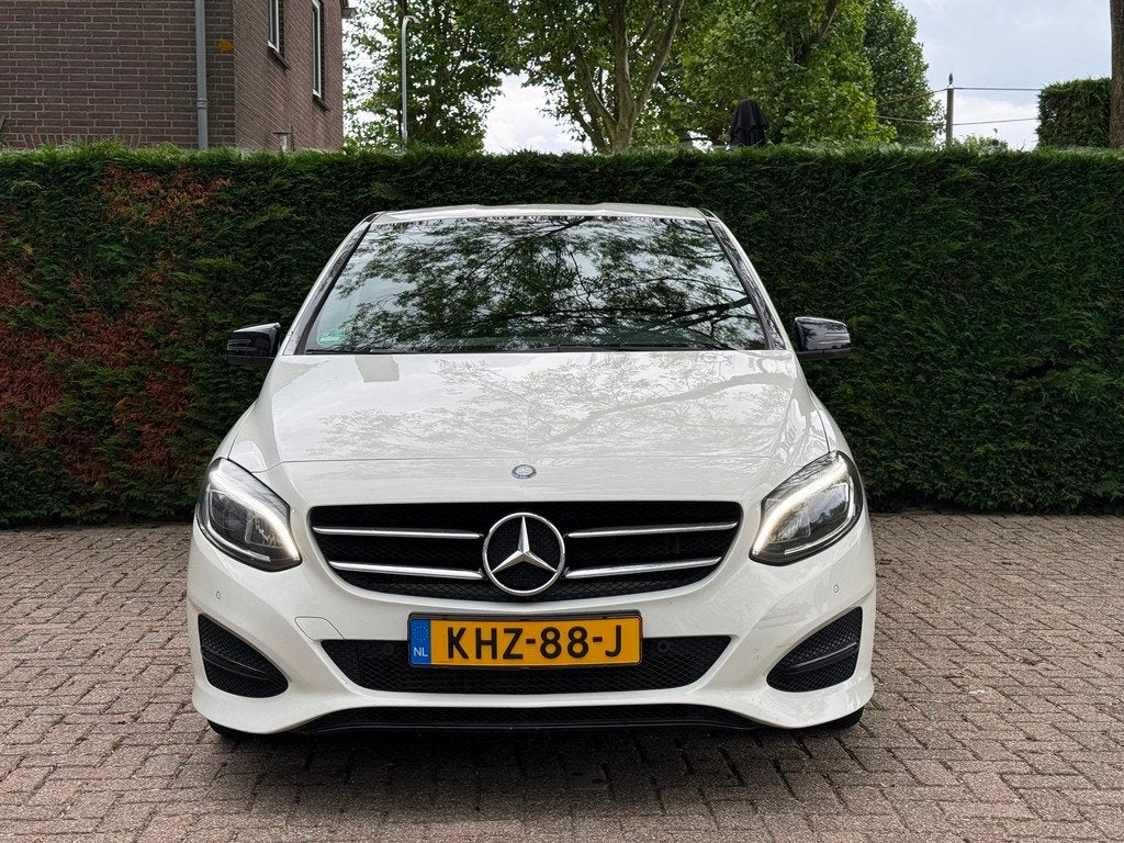 Mercedes-Benz B-klasse 200 Night Edition | LED | Ambiance |, Auto's, 1325 kg, Euro 6, Wit, Bedrijf